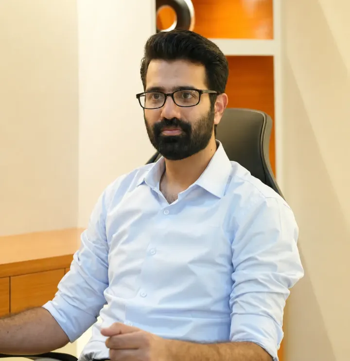 Dr. Hamza Amanat, General Dentist at Medicube Clinics